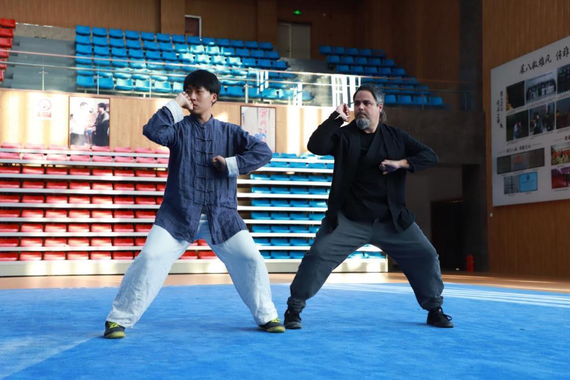 意大利武者白麒柏来到孟村学习八极拳。杨洋摄