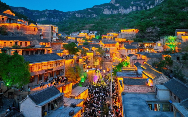 河北涉县大洼村夜游场景。路海东摄