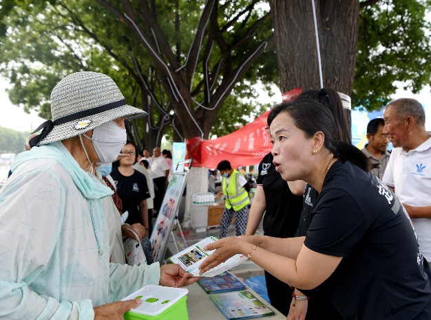 定州市开展2025年“全国低碳日”宣传活动